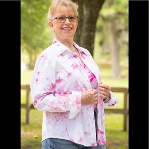 Fuchsia French cuffed shirt and tank.